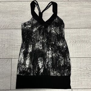 A'gaci Monochrome Abstract Tank Top